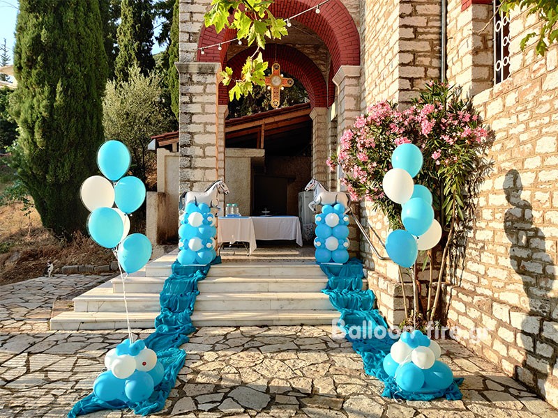 Στολισμός εκκλησίας με θέμα άλογο