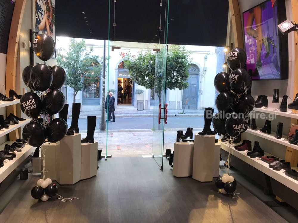 Μπαλόνια Black Friday σε μπουκέτα 