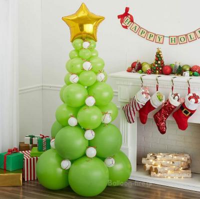 Χριστουγεννιάτικο δέντρο με μπαλόνια