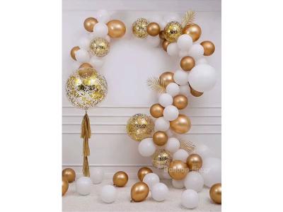 Μπαλόνια χρυσό και λευκό σε αψίδα organic
