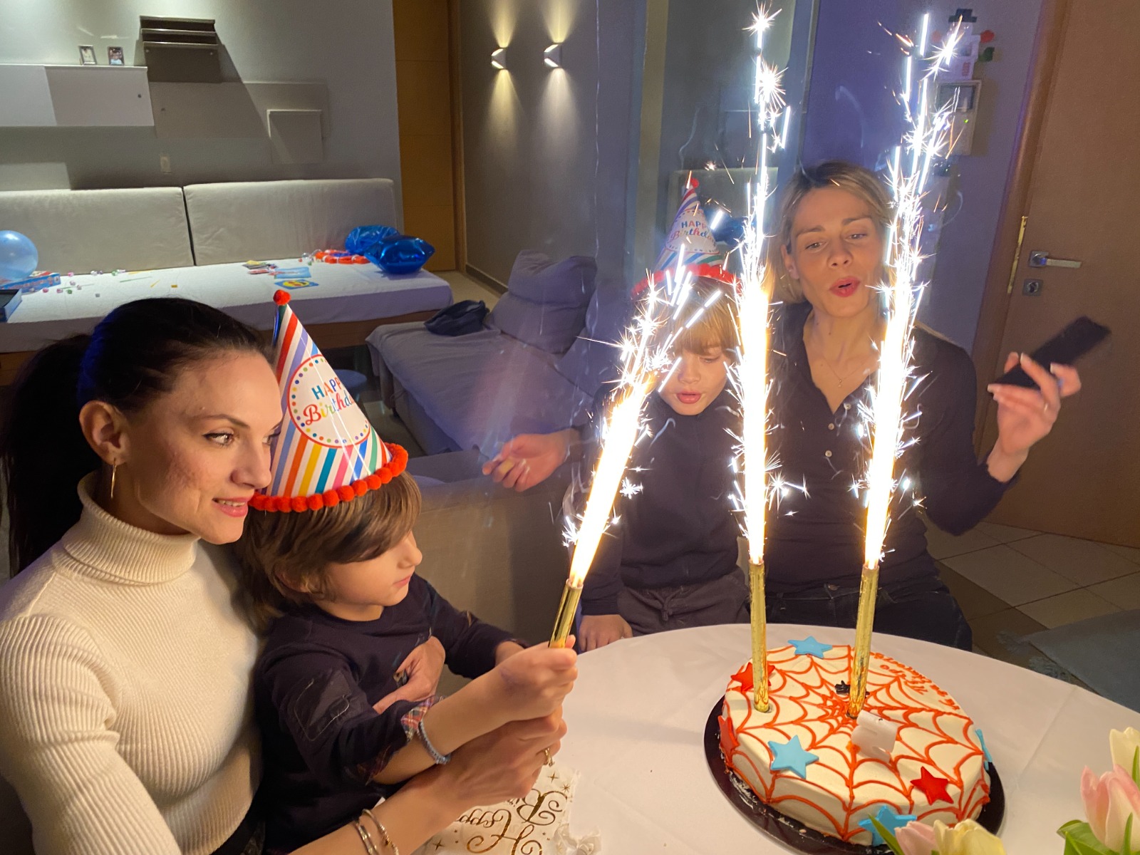 Πυροτεχνήματα σε πάρτυ γενεθλίων